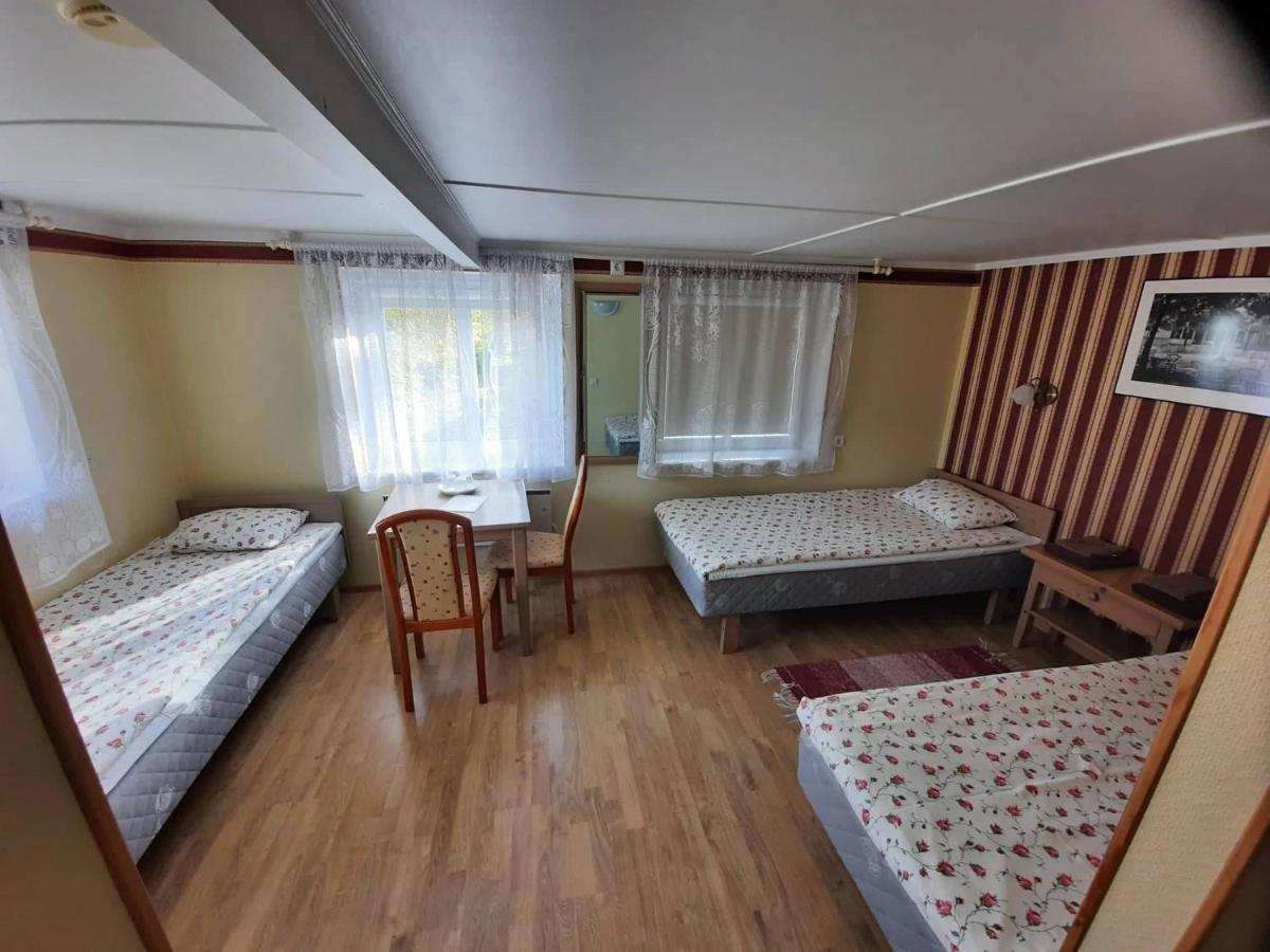 קורסארה Paerna Guesthouse & Apartments מראה חיצוני תמונה