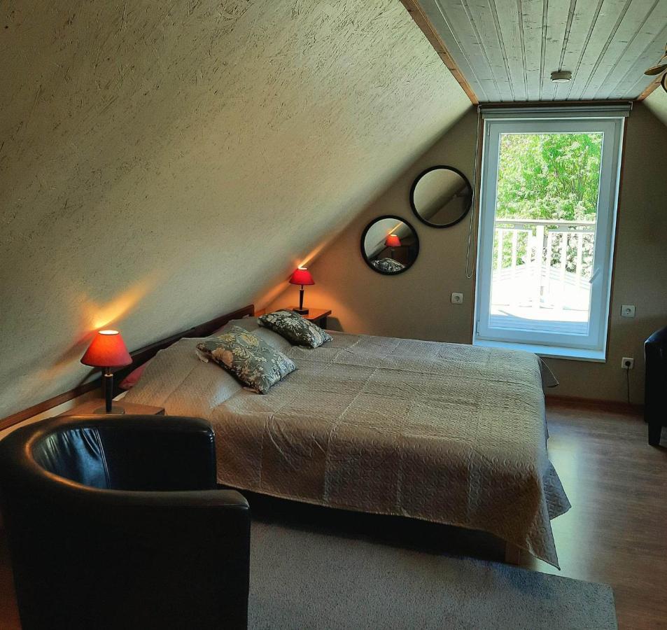 קורסארה Paerna Guesthouse & Apartments מראה חיצוני תמונה