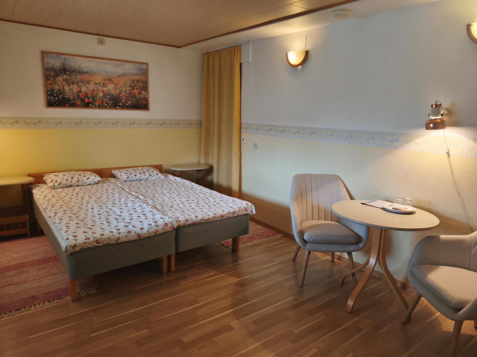 קורסארה Paerna Guesthouse & Apartments מראה חיצוני תמונה