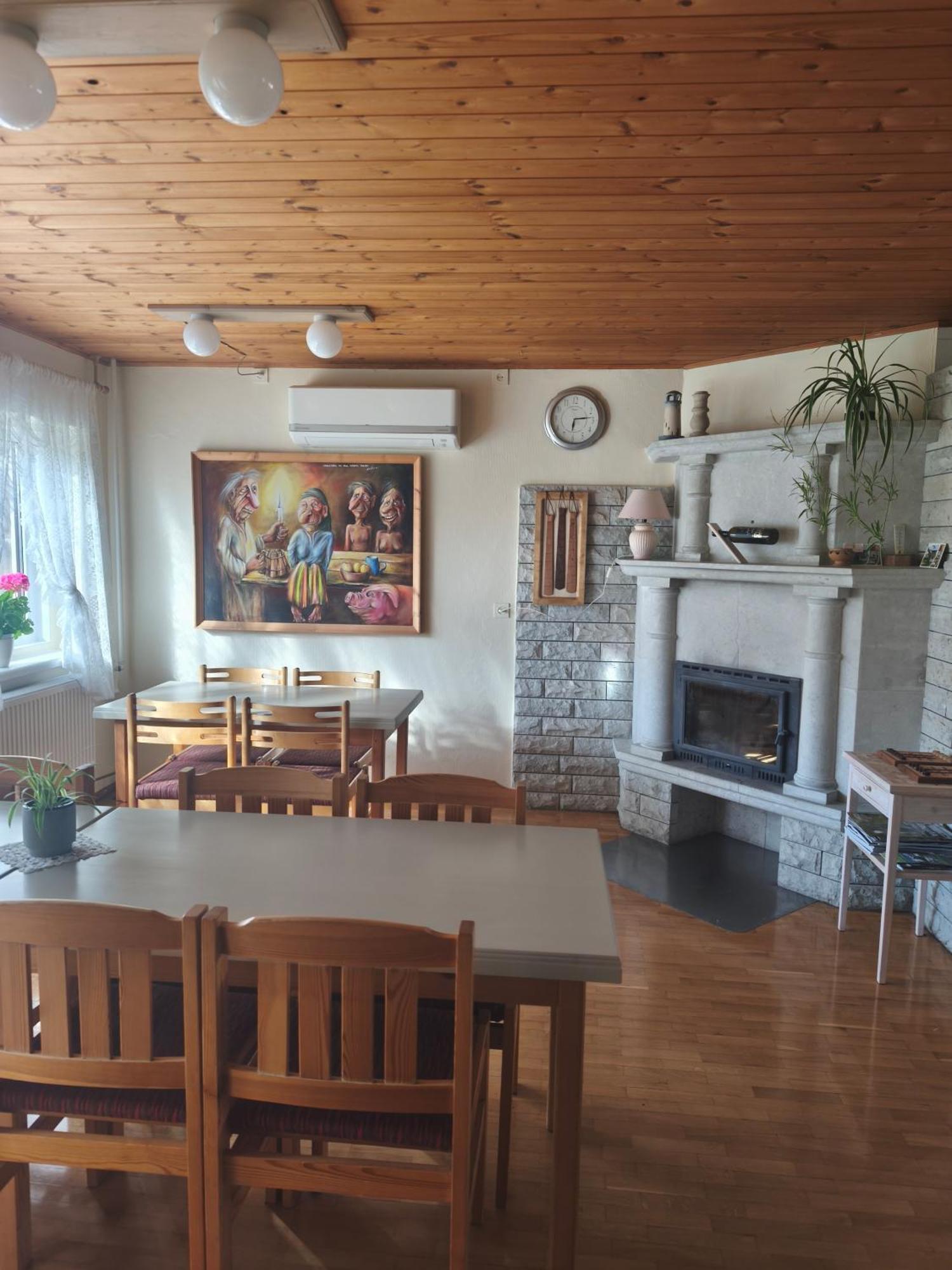 קורסארה Paerna Guesthouse & Apartments מראה חיצוני תמונה